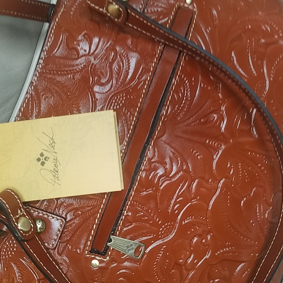 Patricia Nash alessano tooled tote NWT - Picture 2 of 8